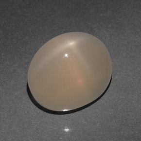 4.66カラットの天然ミディアム薄いオレンジスタームーンストーン（10×8 mm・オーバルカット）