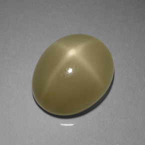 7.29カラットの天然グリーンスタームーンストーン（13×11 mm・オーバルカット）