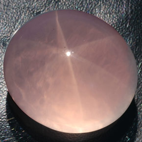 182.80カラットの天然ピンクスターローズクォーツ（34.2×30.5 mm・透明）