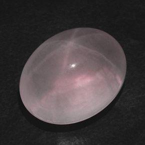 42.71カラットの天然ピンクスターローズクォーツ（22.2×17.5 mm・オーバルカット）