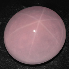 93.25カラットの天然ピンクスターローズクォーツ（28.2×26 mm・透明）