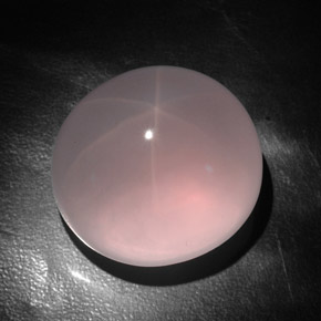 147.25カラットの天然ミディアムピンクスターローズクォーツ（30.4×28 mm・透明）