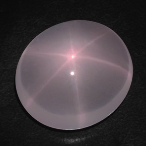 96.13カラットの天然ピンクスターローズクォーツ（30.9×28.1 mm・オーバルカット）