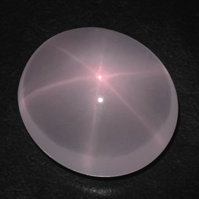 96.13カラットの天然ピンクスターローズクォーツ（30.9×28.1 mm・オーバルカット）