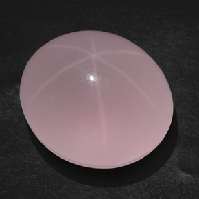 107.45カラットの天然ピンクスターローズクォーツ（28.5×25.2 mm・透明）