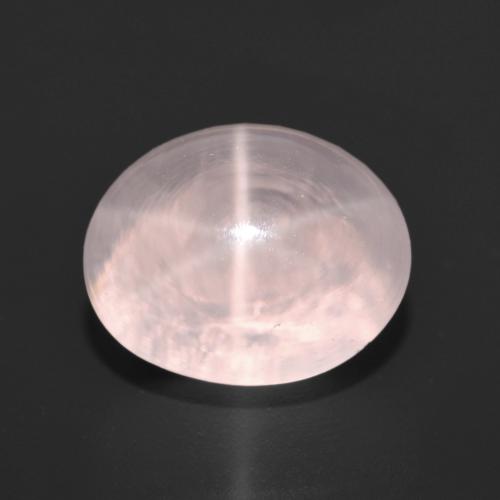 6.86カラットの天然コーラルピンクスターローズクォーツ（11.8×9.7 mm・オーバルカット）