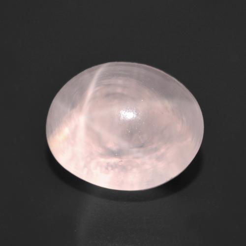 6.86カラットの天然コーラルピンクスターローズクォーツ（11.8×9.7 mm・オーバルカット）