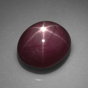 5.46カラットの天然紫がかった赤スタールビー（9.8×8.3 mm・オーバルカット）