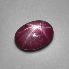 1.23カラットの天然紫がかった赤スタールビー（7.2×5.2 mm・オーバルカット）