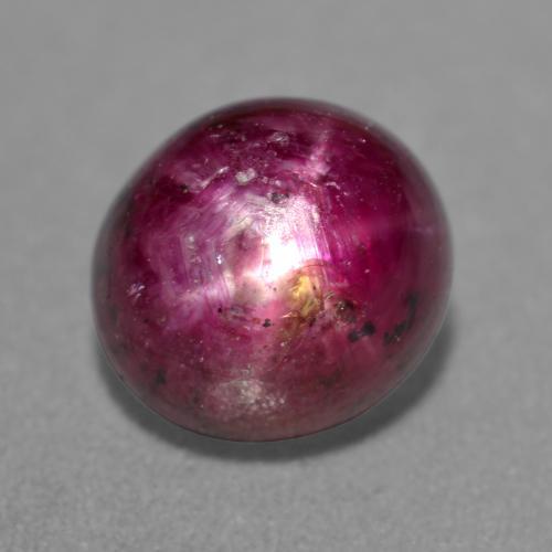 4.75カラットの天然ピンクがかった紫スタールビー（8.4×7.6 mm・オーバルカット）