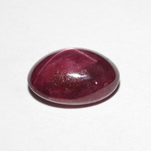 3.19カラットの天然ダークレッドスタールビー（9.6×7.1 mm・オーバルカット）