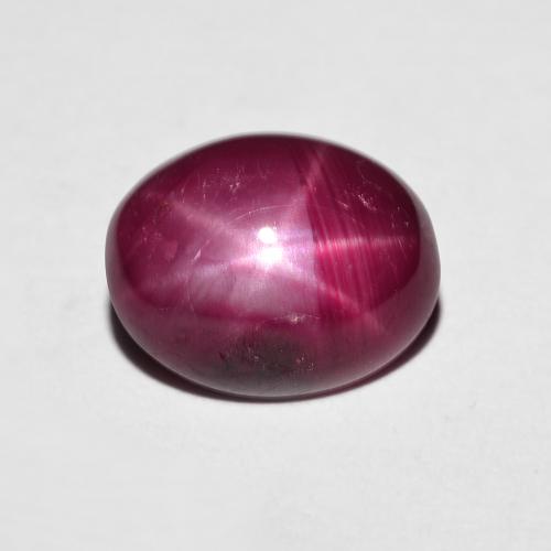 4.41カラットの天然濃いレッドワインスタールビー（10.4×8.4 mm・オーバルカット）