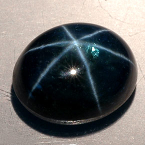 11.53カラットの天然ブルースターサファイア（12.6×10.2 mm・オーバルカット）
