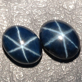 カラットの天然ブルースターサファイア（7.5×5.7 mm・オーバルカット）