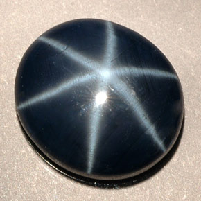 5.38カラットの天然ブルースターサファイア（12.1×10.7 mm・オーバルカット）