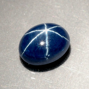 2.86カラットの天然ブルースターサファイア（8.3×6.4 mm・オーバルカット）