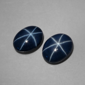 カラットの天然ブルースターサファイア（7.9×6 mm・オーバルカット）