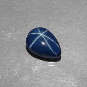 2.45カラットの天然ブルースターサファイア（8.7×6.1 mm・洋梨の形）