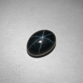 2.44カラットの天然ブルースターサファイア（8.2×6.1 mm・オーバルカット）