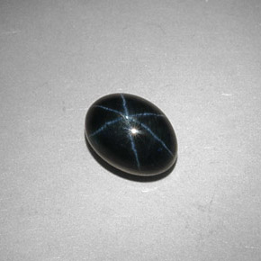 2.44カラットの天然ブルースターサファイア（8.2×6.1 mm・オーバルカット）