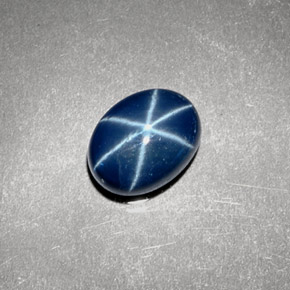 2.10カラットの天然ブルースターサファイア（8.3×6.3 mm・オーバルカット）