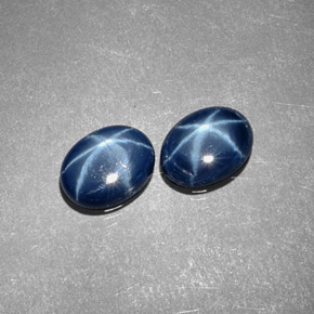 カラットの天然ブルースターサファイア（8.2×6.4 mm・オーバルカット）