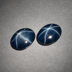 カラットの天然ブルースターサファイア（8×6.1 mm・オーバルカット）