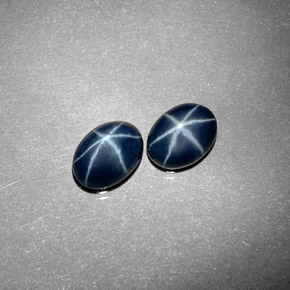 カラットの天然ブルースターサファイア（7.9×6.1 mm・オーバルカット）