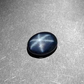 1.44カラットの天然ブルースターサファイア（7.9×6 mm・オーバルカット）