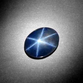 5.08カラットの天然ブルースターサファイア（11.7×9.2 mm・オーバルカット）