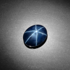 4.06カラットの天然ブルースターサファイア（9.9×7.8 mm・オーバルカット）