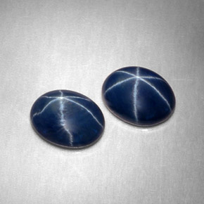 カラットの天然ブルースターサファイア（7.8×6.1 mm・オーバルカット）