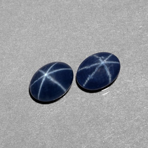 カラットの天然ブルースターサファイア（7.9×6 mm・オーバルカット）