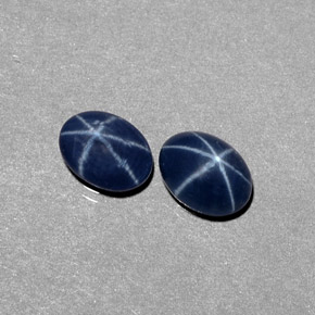 カラットの天然ブルースターサファイア（7.9×6 mm・オーバルカット）