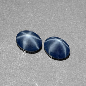 カラットの天然ブルースターサファイア（8×6.2 mm・オーバルカット）