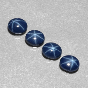カラットの天然ブルースターサファイア（5.2×4.2 mm・オーバルカット）