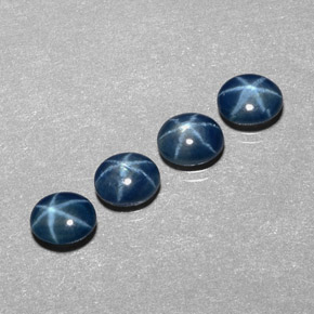 カラットの天然ブルースターサファイア（5.3×4.3 mm・透明）