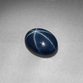1.52カラットの天然ブルースターサファイア（8.2×6.2 mm・オーバルカット）
