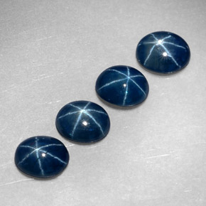 カラットの天然ブルースターサファイア（5.1×4.1 mm・オーバルカット）