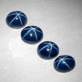 カラットの天然ブルースターサファイア（5.1×4.2 mm・オーバルカット）