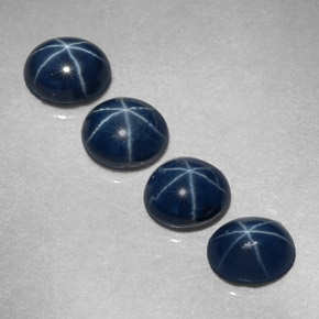 カラットの天然ブルースターサファイア（5.1×4.1 mm・オーバルカット）