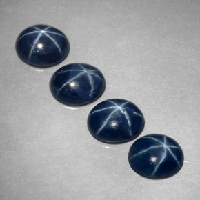 カラットの天然ブルースターサファイア（5.2×4.2 mm・オーバルカット）