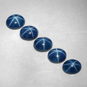 カラットの天然ブルースターサファイア（5.2×4.2 mm・オーバルカット）