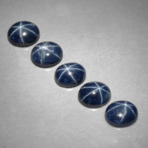 カラットの天然ブルースターサファイア（5.2×4.1 mm・オーバルカット）