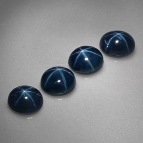 カラットの天然ブルースターサファイア（5.2×4.2 mm・オーバルカット）
