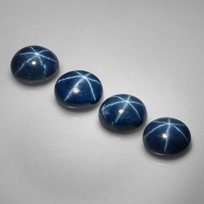 カラットの天然ブルースターサファイア（5.2×4.2 mm・オーバルカット）