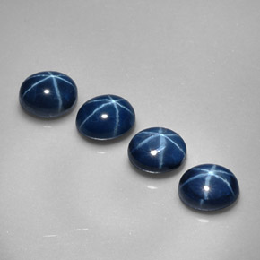カラットの天然ブルースターサファイア（5.1×4 mm・オーバルカット）