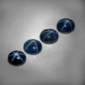 カラットの天然ブルースターサファイア（5.1×4.1 mm・オーバルカット）