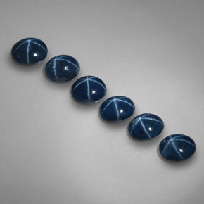 カラットの天然ブルースターサファイア（5.1×4.1 mm・オーバルカット）