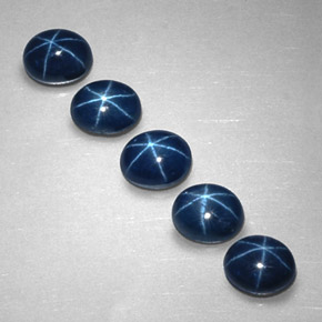 カラットの天然ブルースターサファイア（5.2×4.2 mm・オーバルカット）